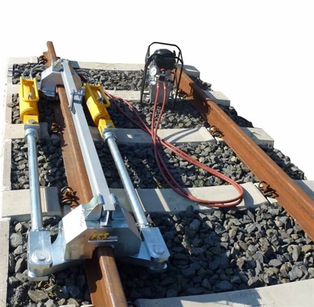 Hydraulic rail stressor MIT 120 complete